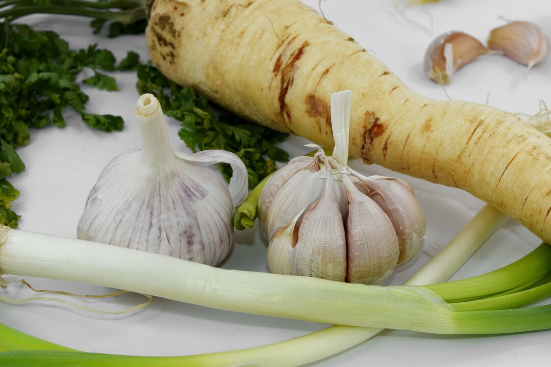 Knoblauch und Meerrettich gegen Parasiten