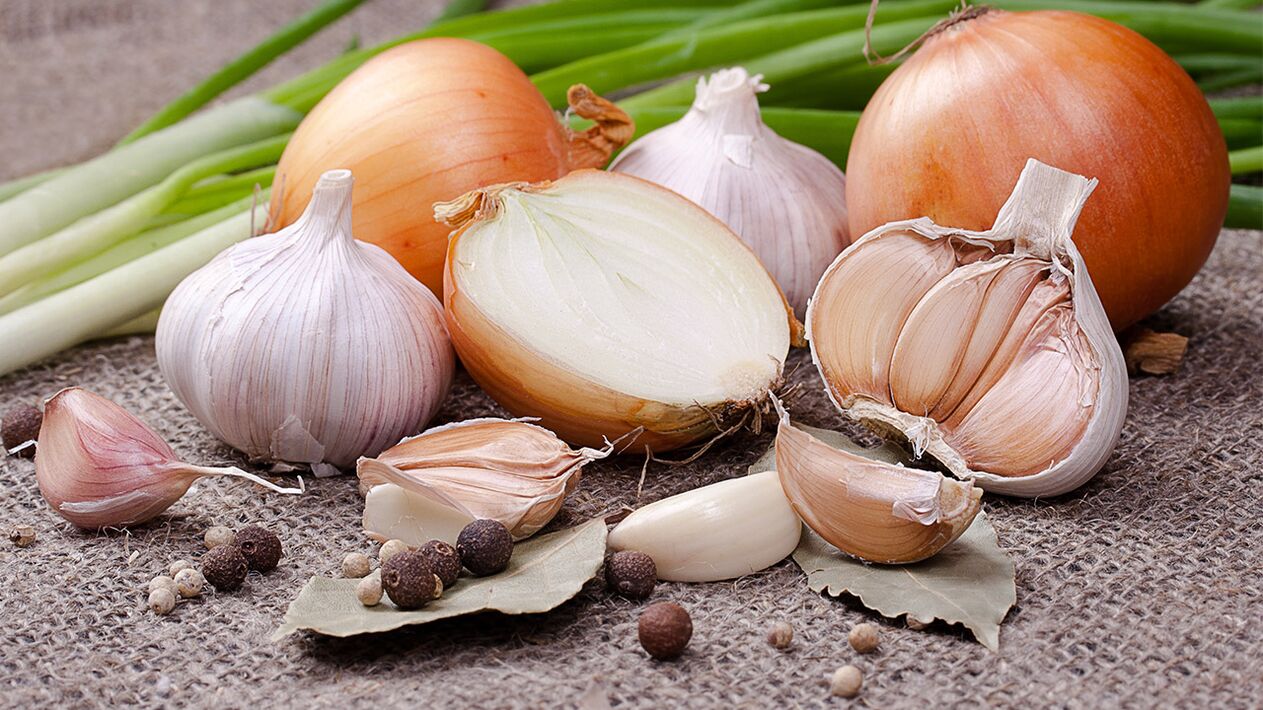 الثوم والبصل لعلاج الديدان